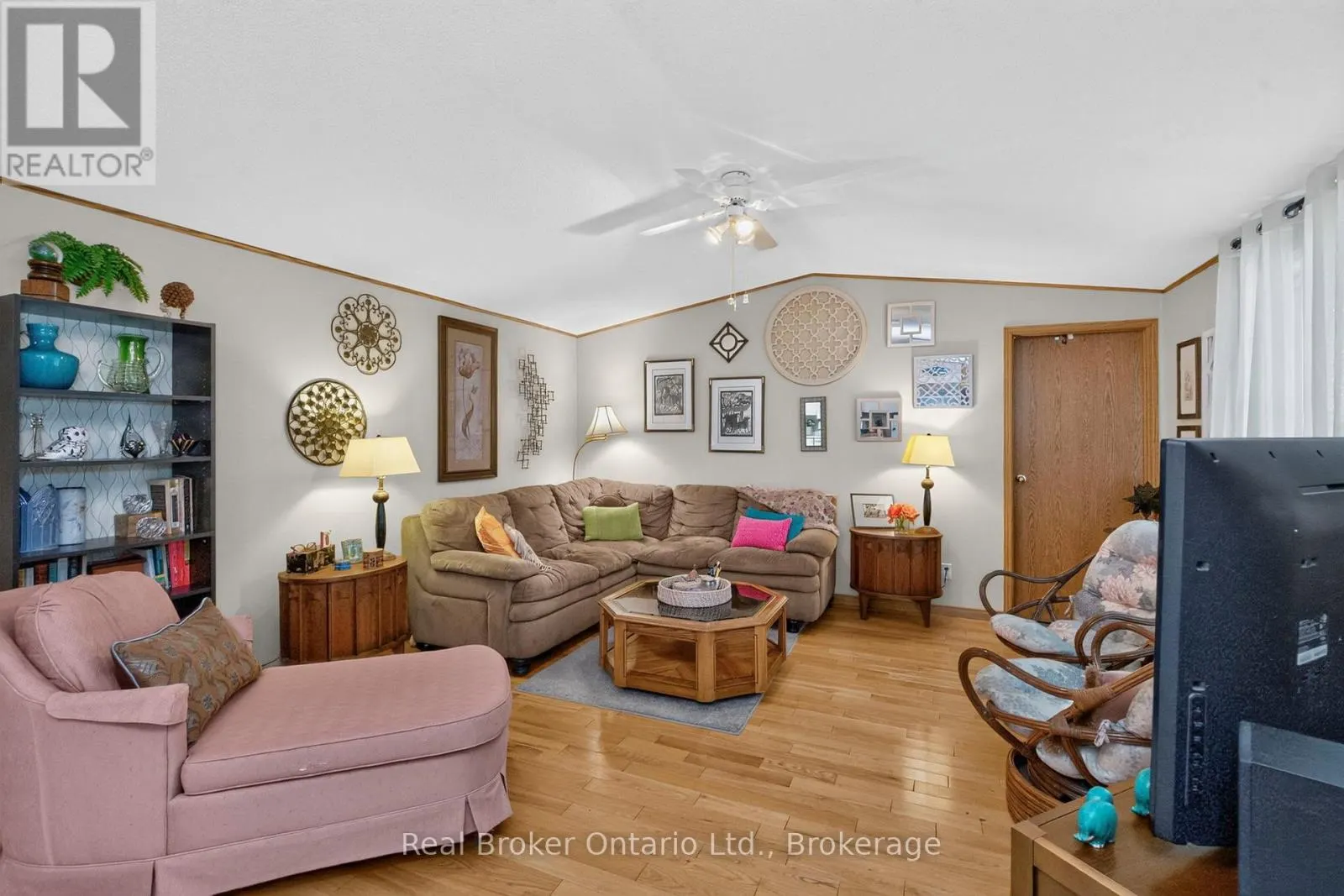 5 - 5411 ELLIOTT SIDE ROAD #5