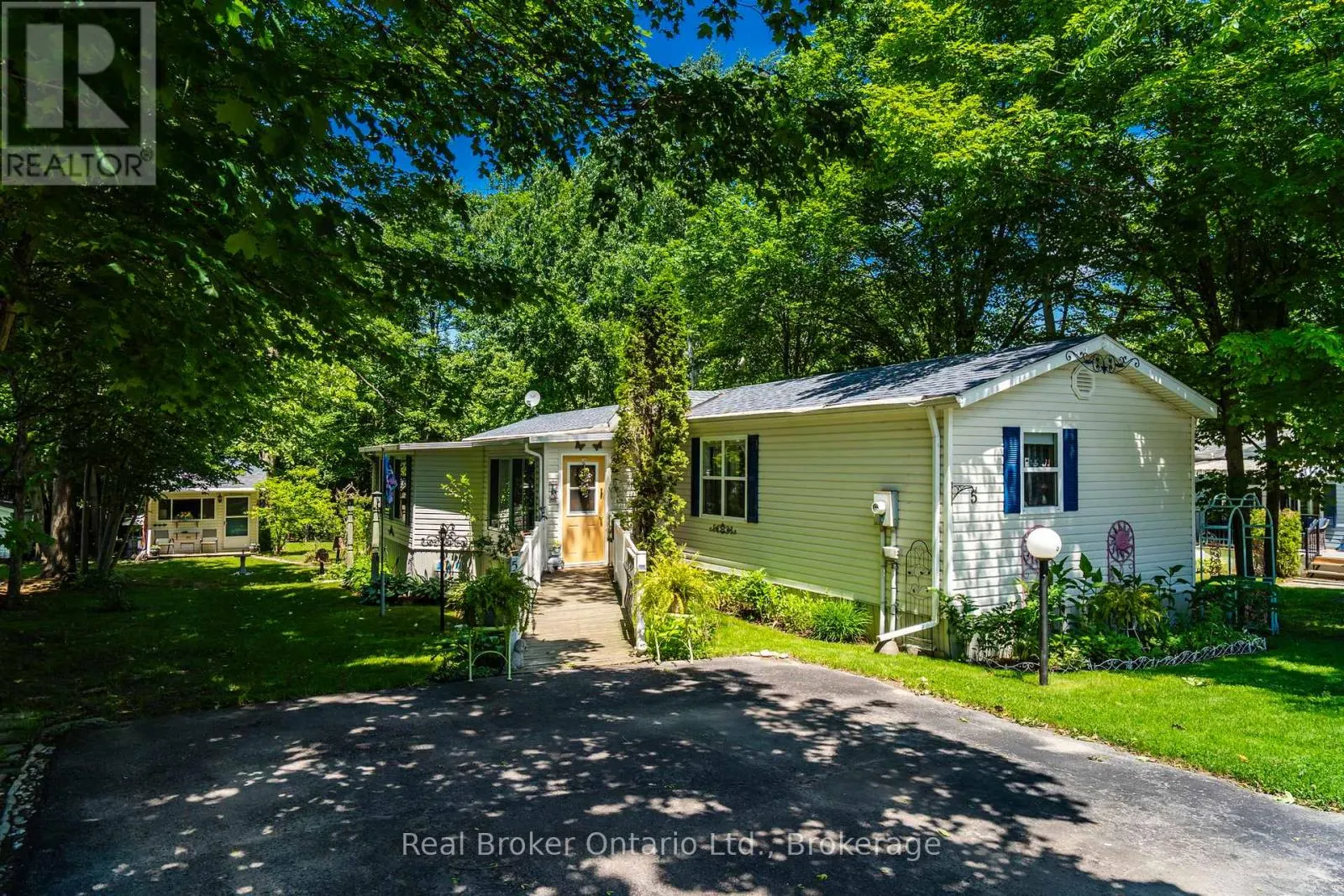 5 - 5411 ELLIOTT SIDE ROAD #5
