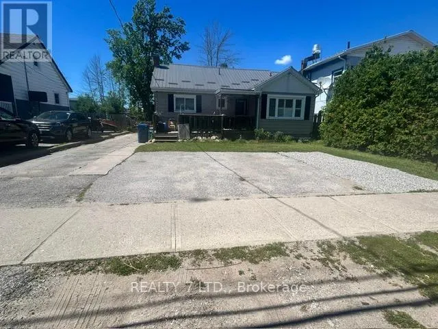 270 JAMES STREET E