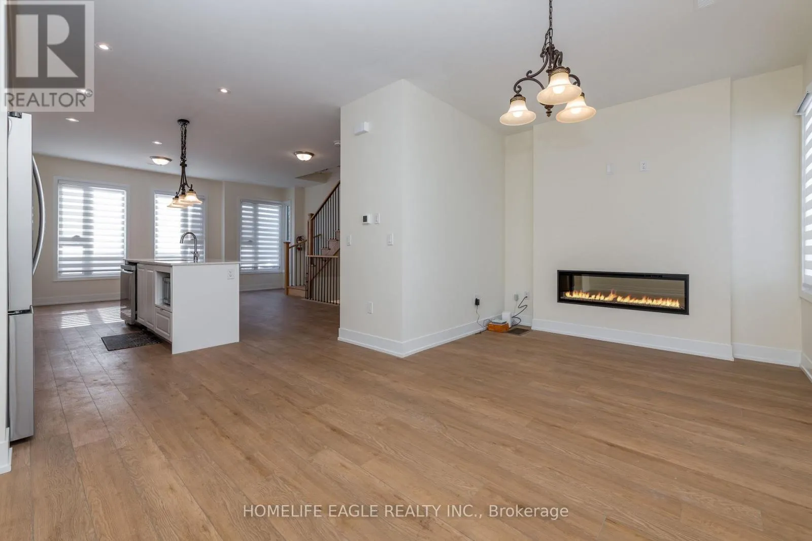 2 MARINER'S PIER WAY