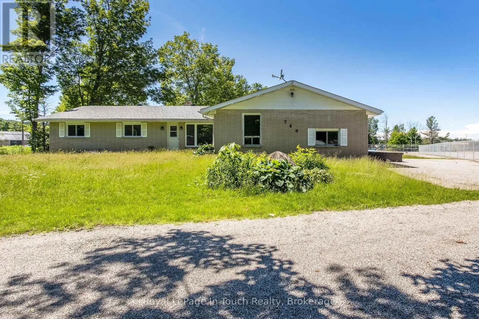 740 BALM BEACH ROAD E