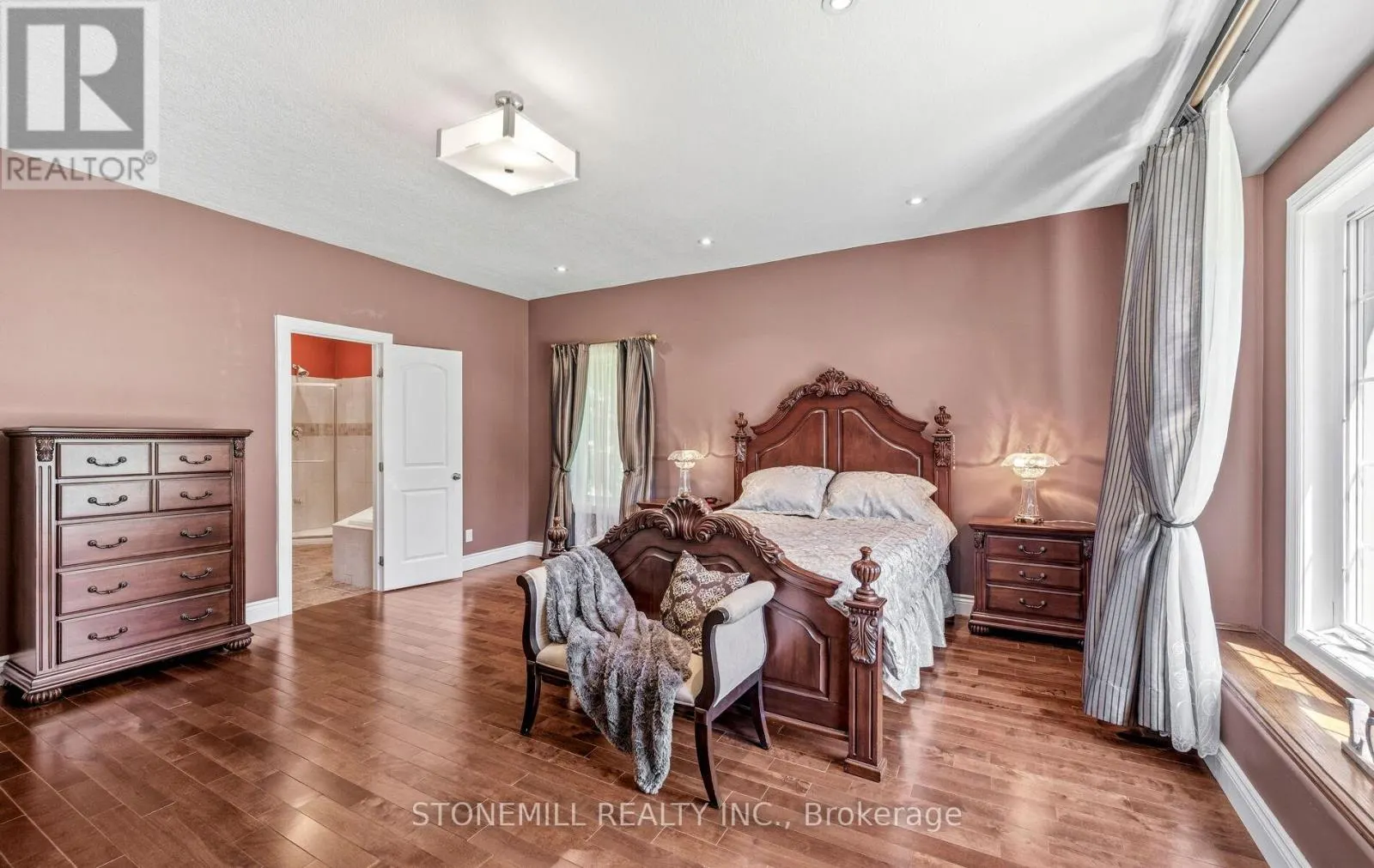 868 EASTDALE DRIVE
