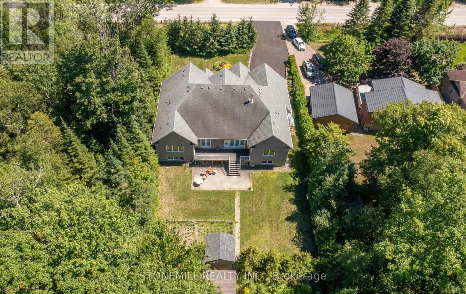 868 EASTDALE DRIVE