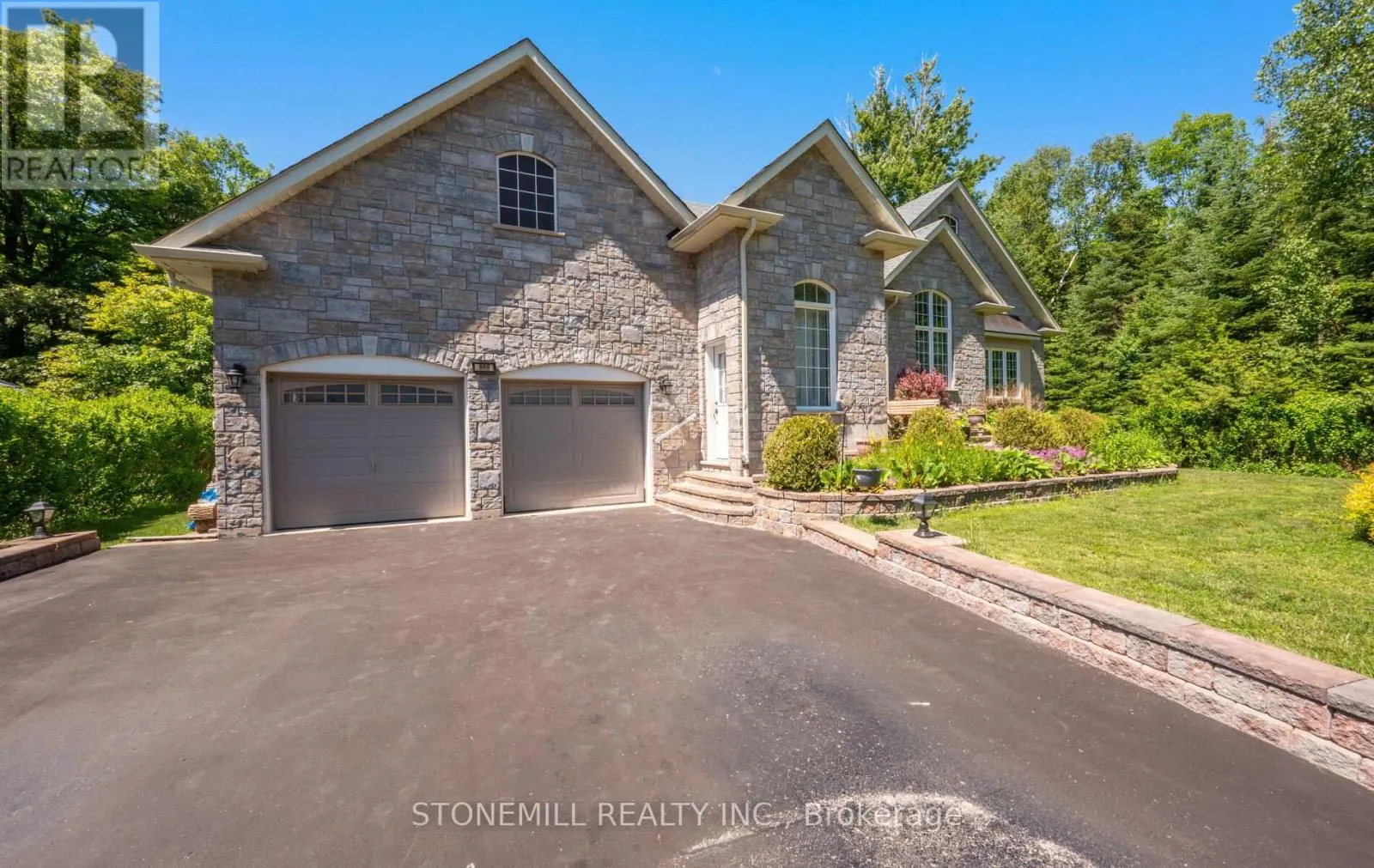 868 EASTDALE DRIVE