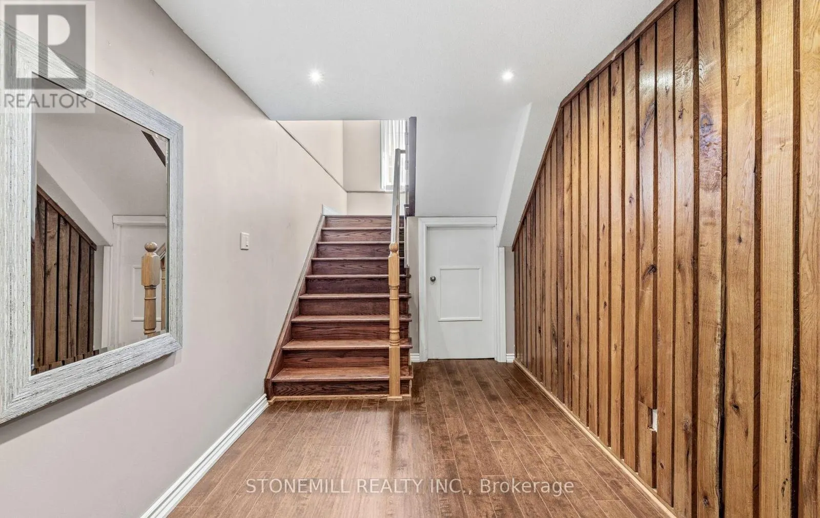 868 EASTDALE DRIVE