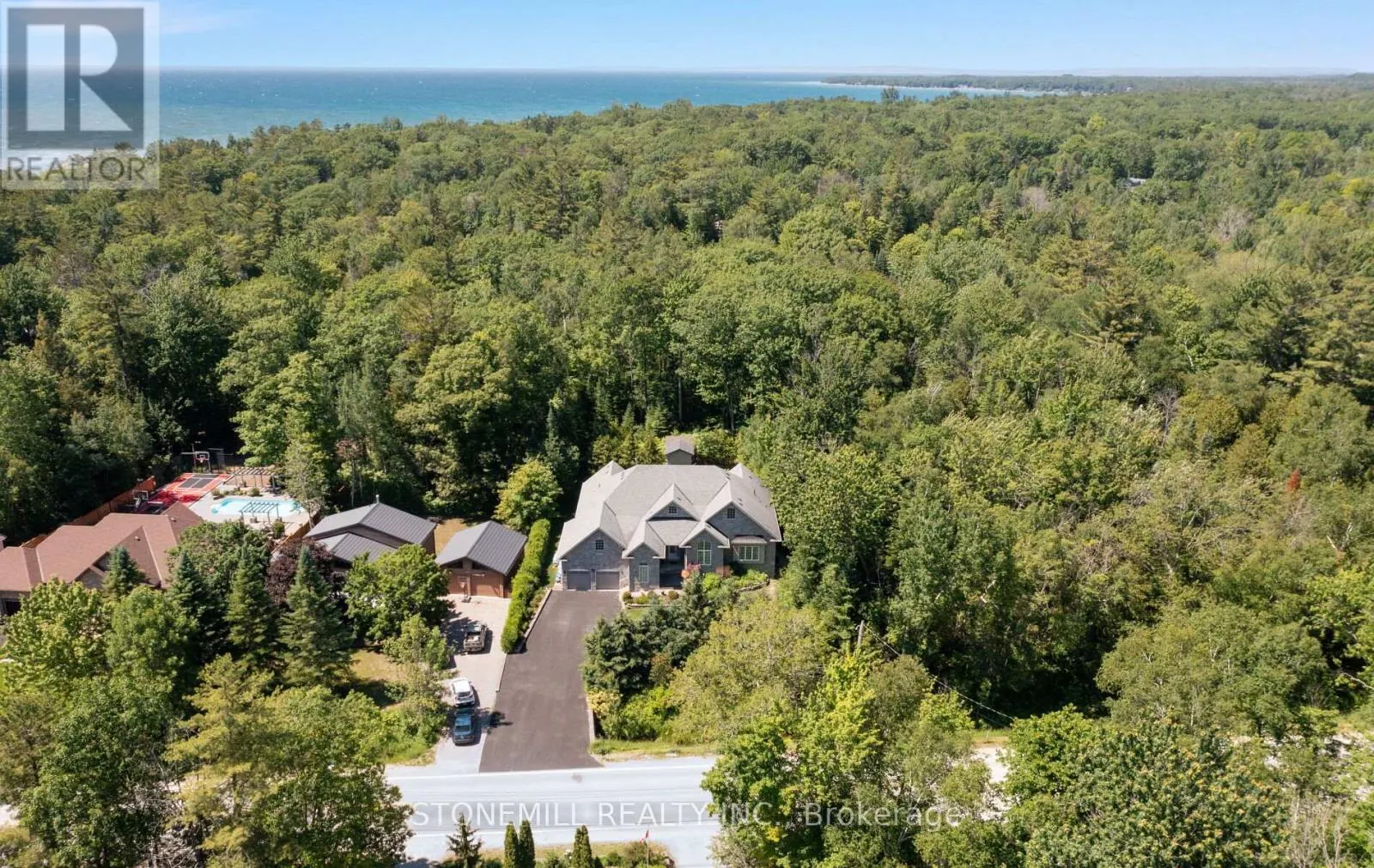 868 EASTDALE DRIVE