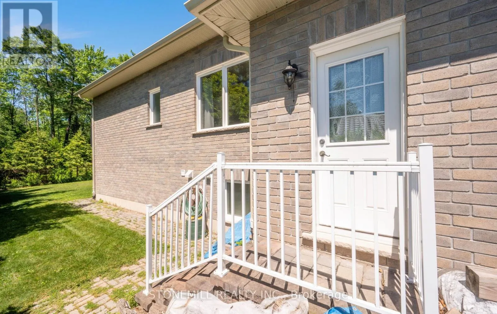 868 EASTDALE DRIVE