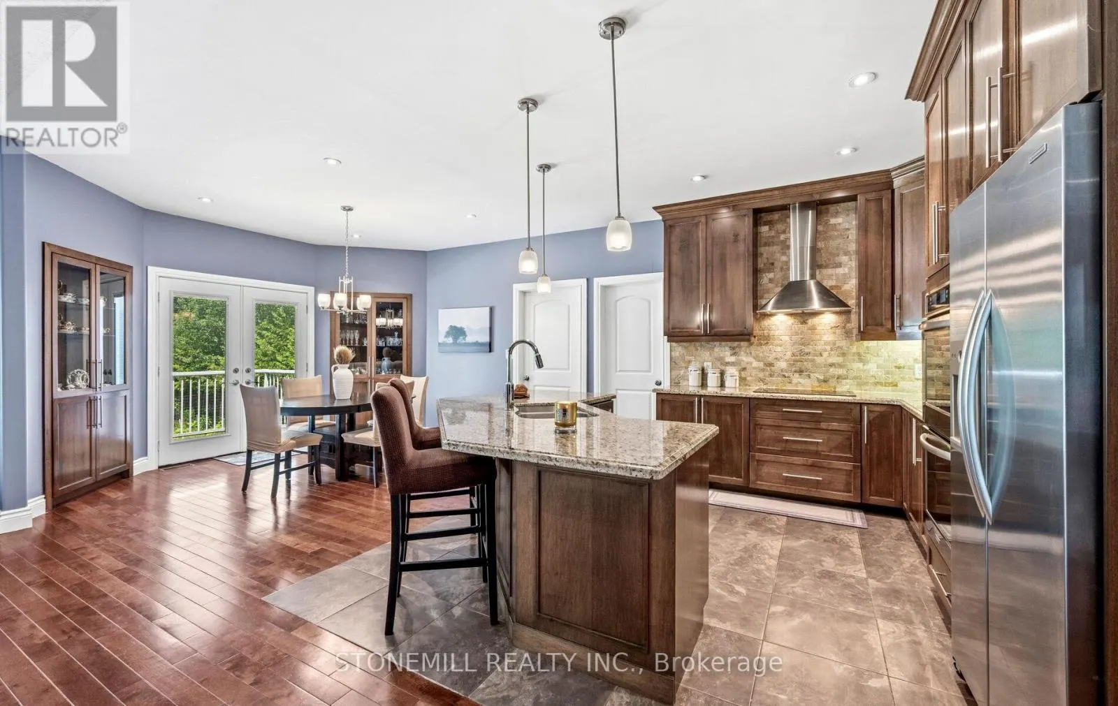 868 EASTDALE DRIVE