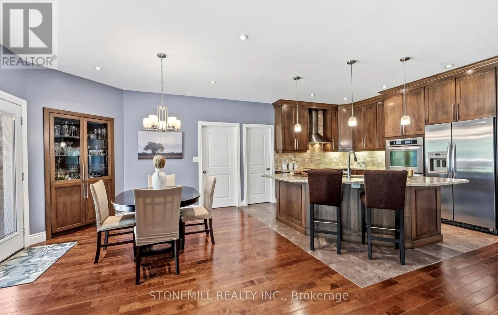 868 EASTDALE DRIVE