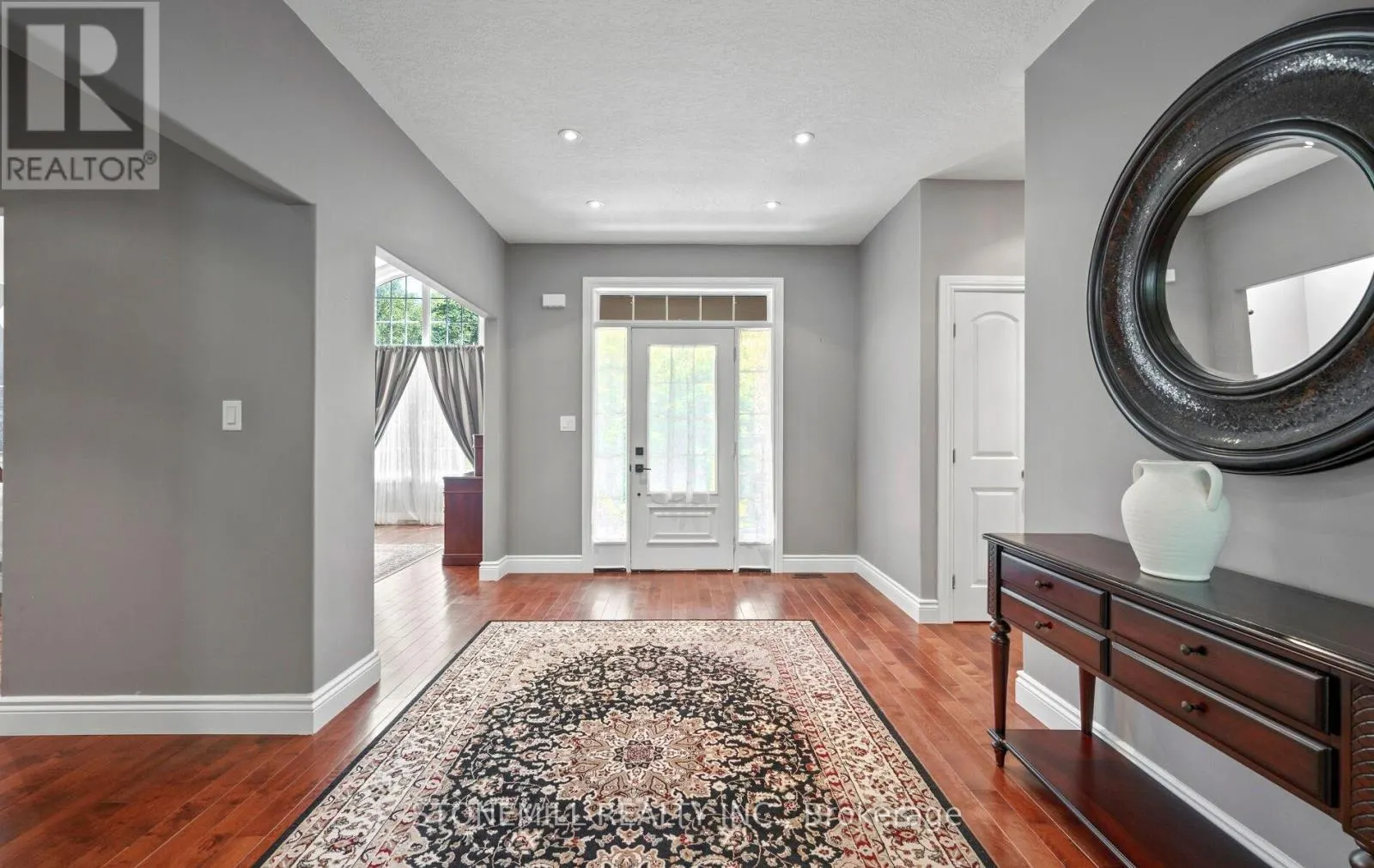 868 EASTDALE DRIVE