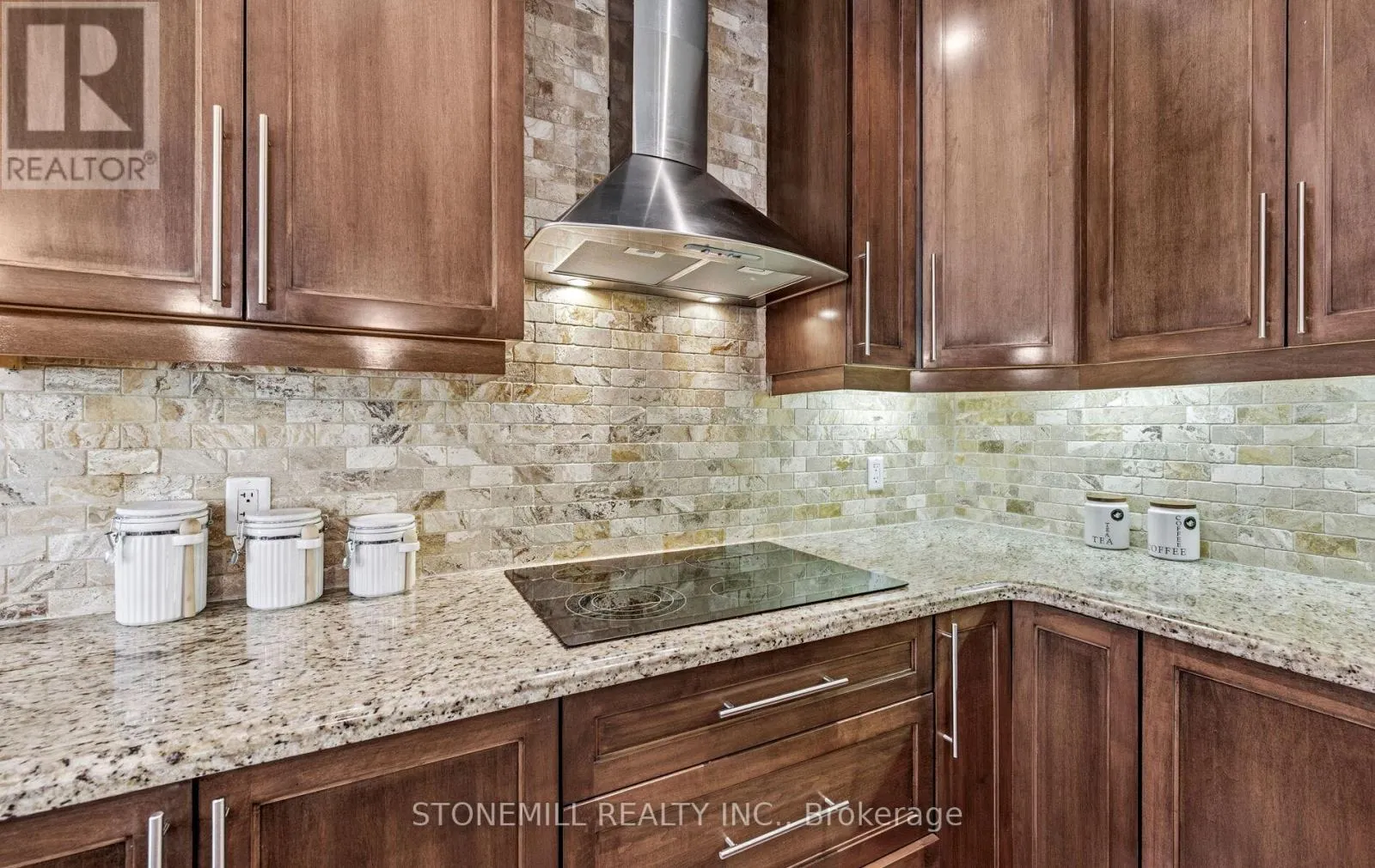 868 EASTDALE DRIVE