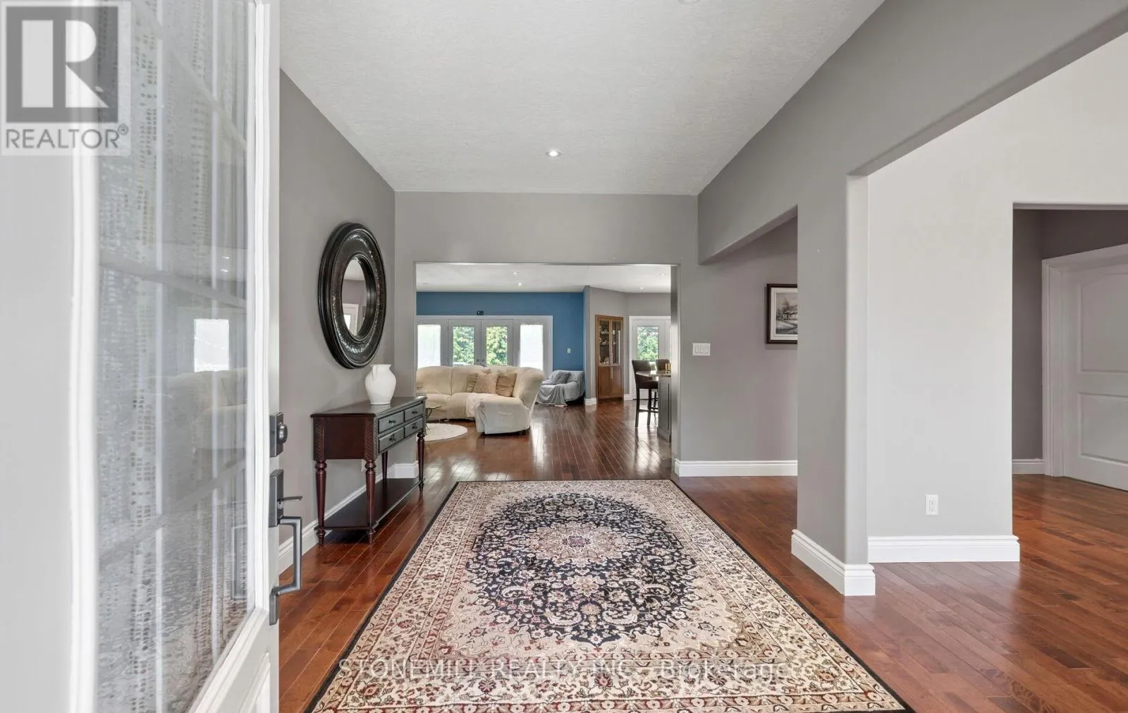 868 EASTDALE DRIVE