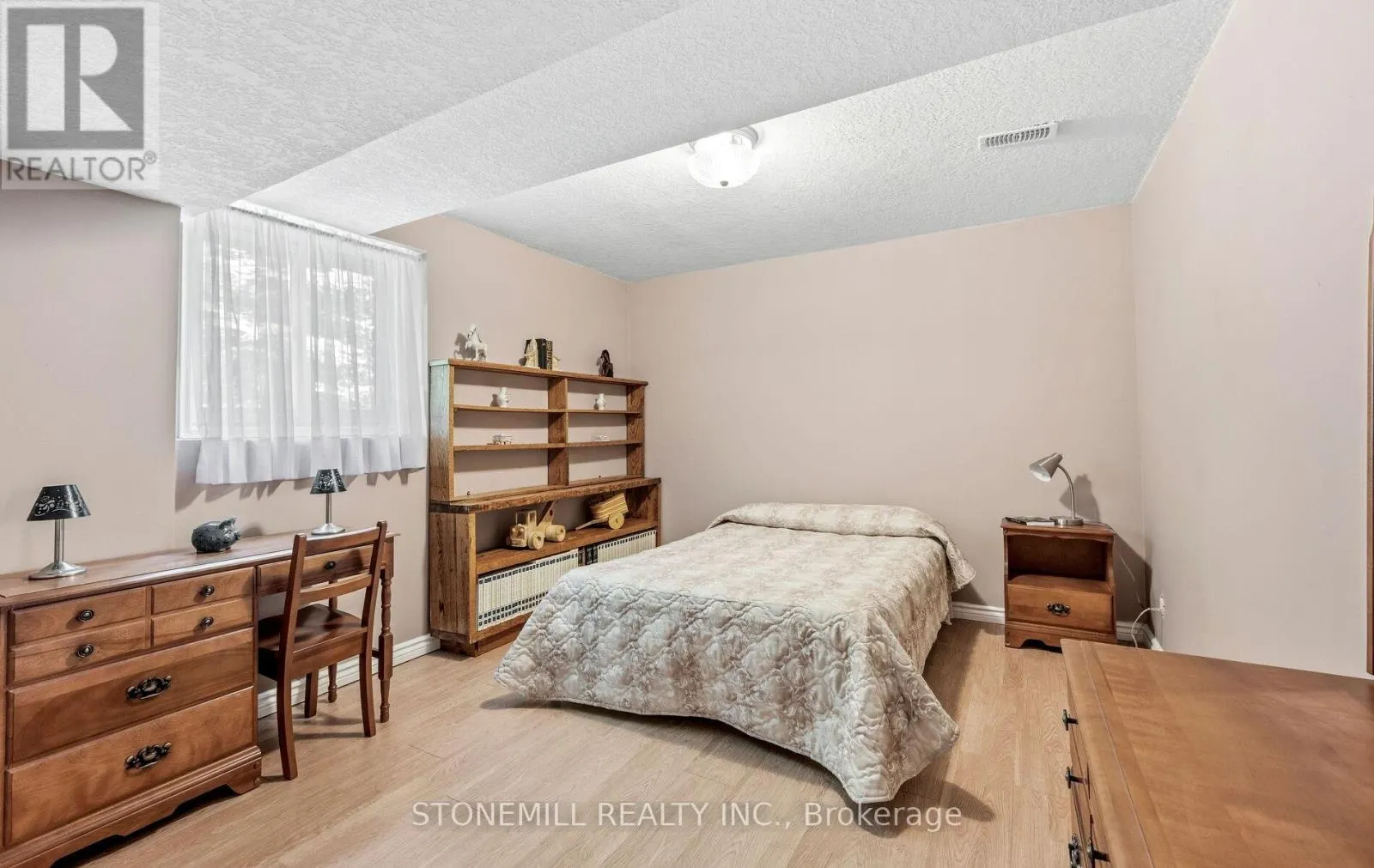 868 EASTDALE DRIVE