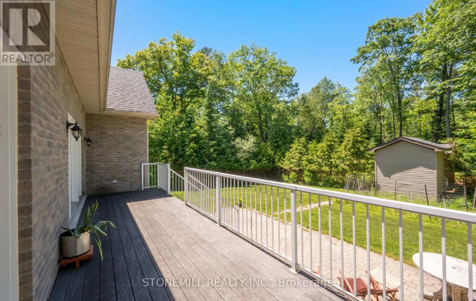 868 EASTDALE DRIVE