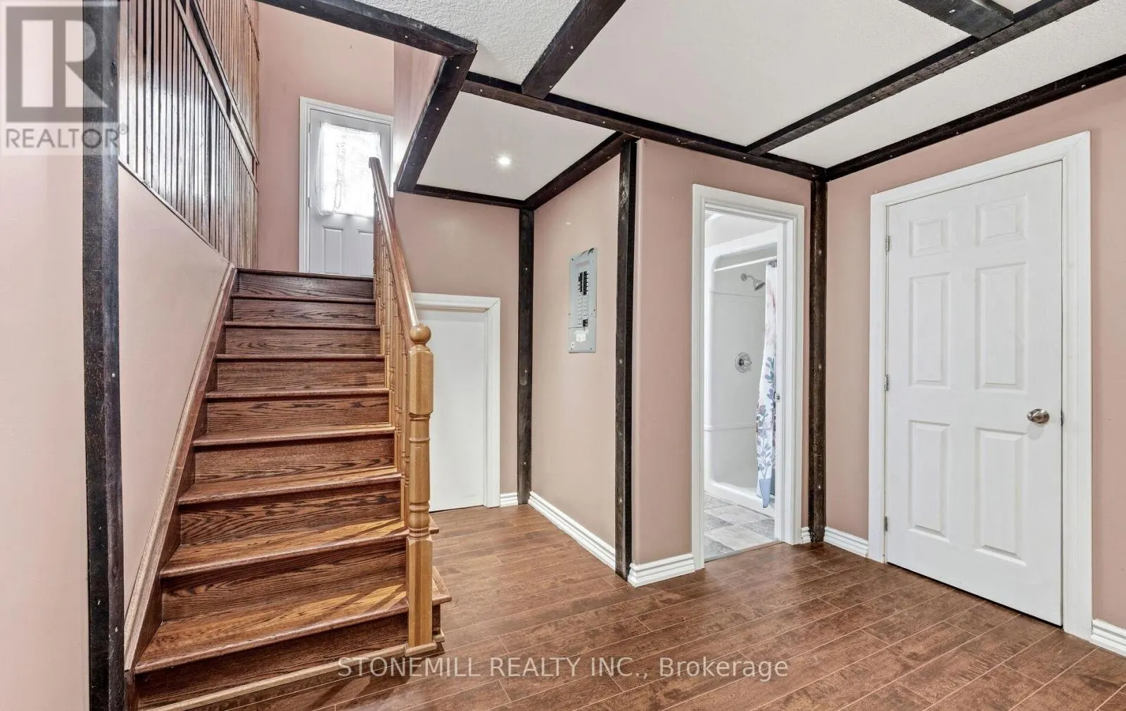 868 EASTDALE DRIVE