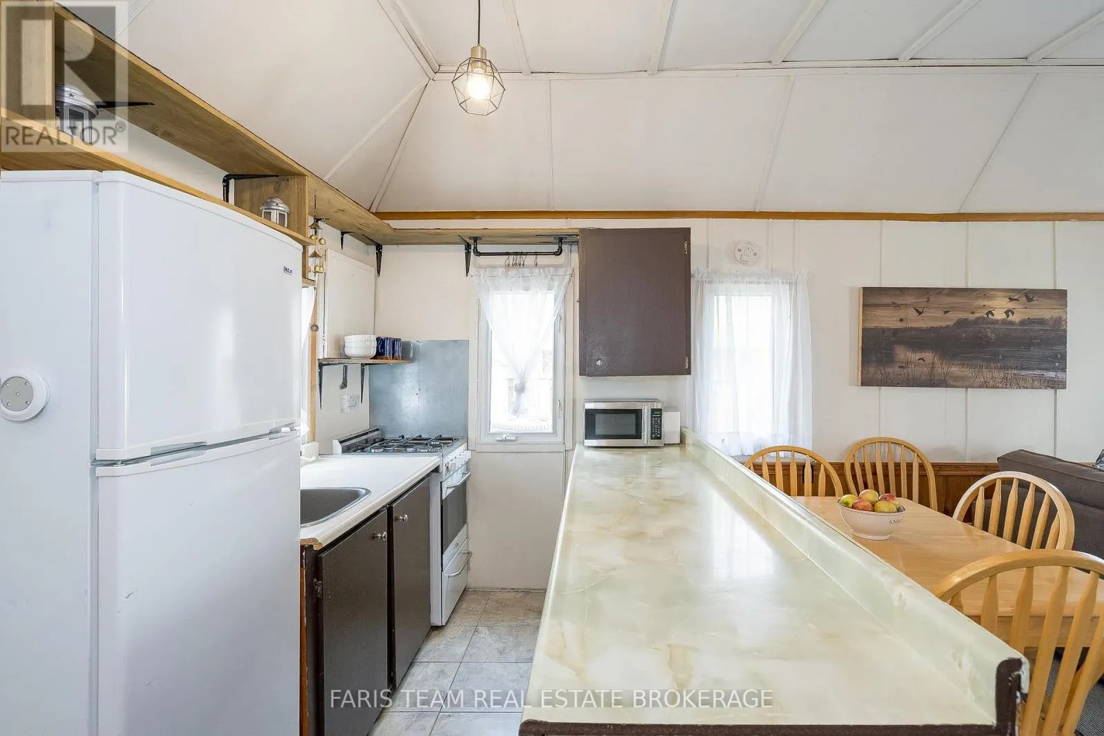 5632 PENETANGUISHENE ROAD