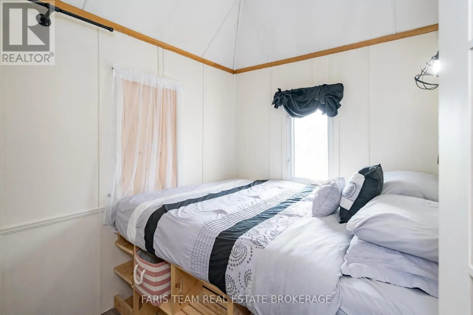 5632 PENETANGUISHENE ROAD