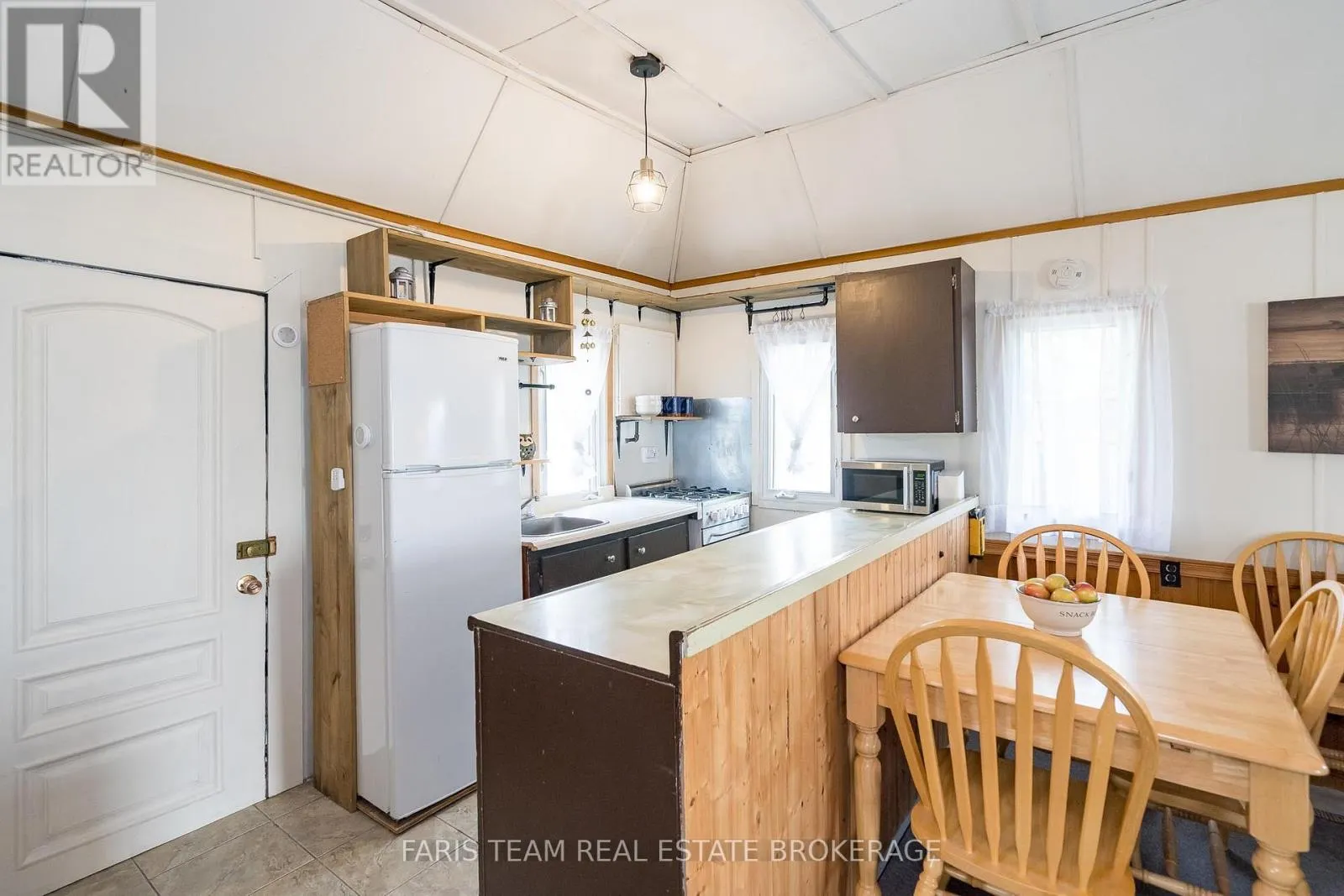 5632 PENETANGUISHENE ROAD