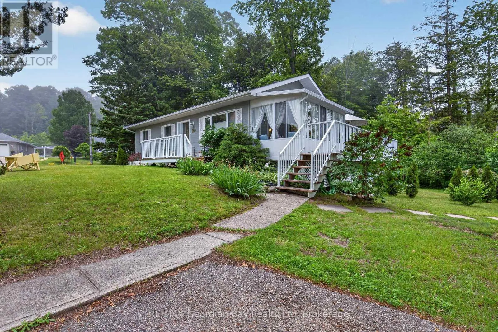 307 BALM BEACH ROAD W