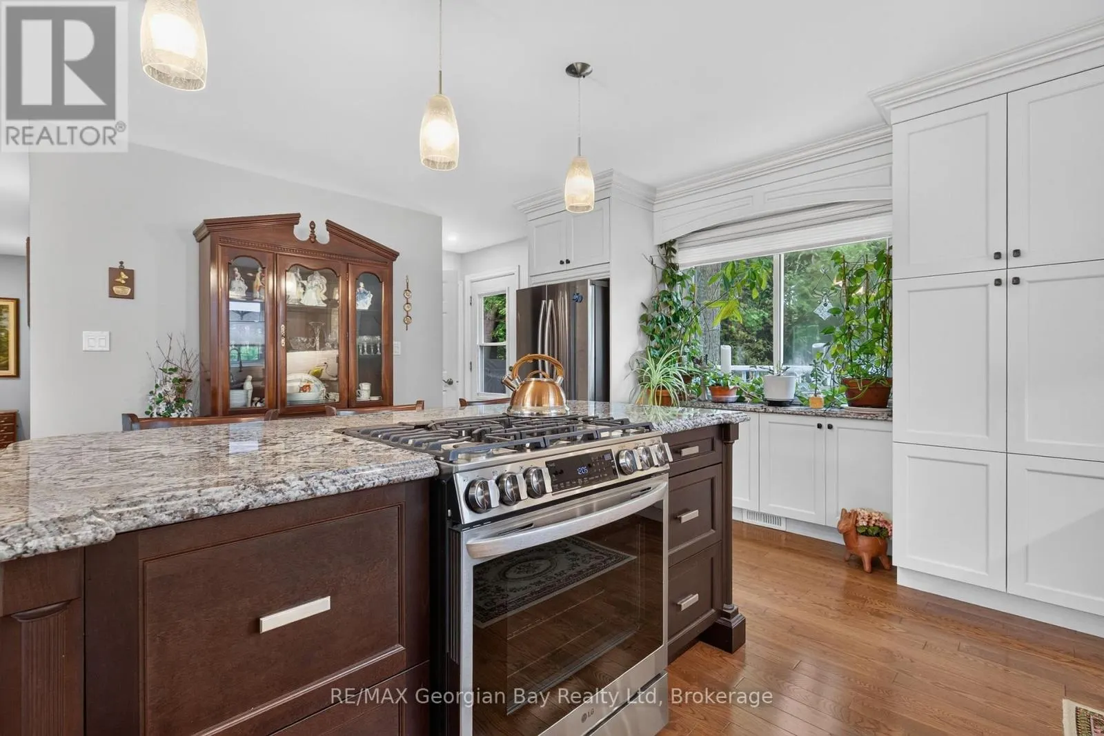 307 BALM BEACH ROAD W
