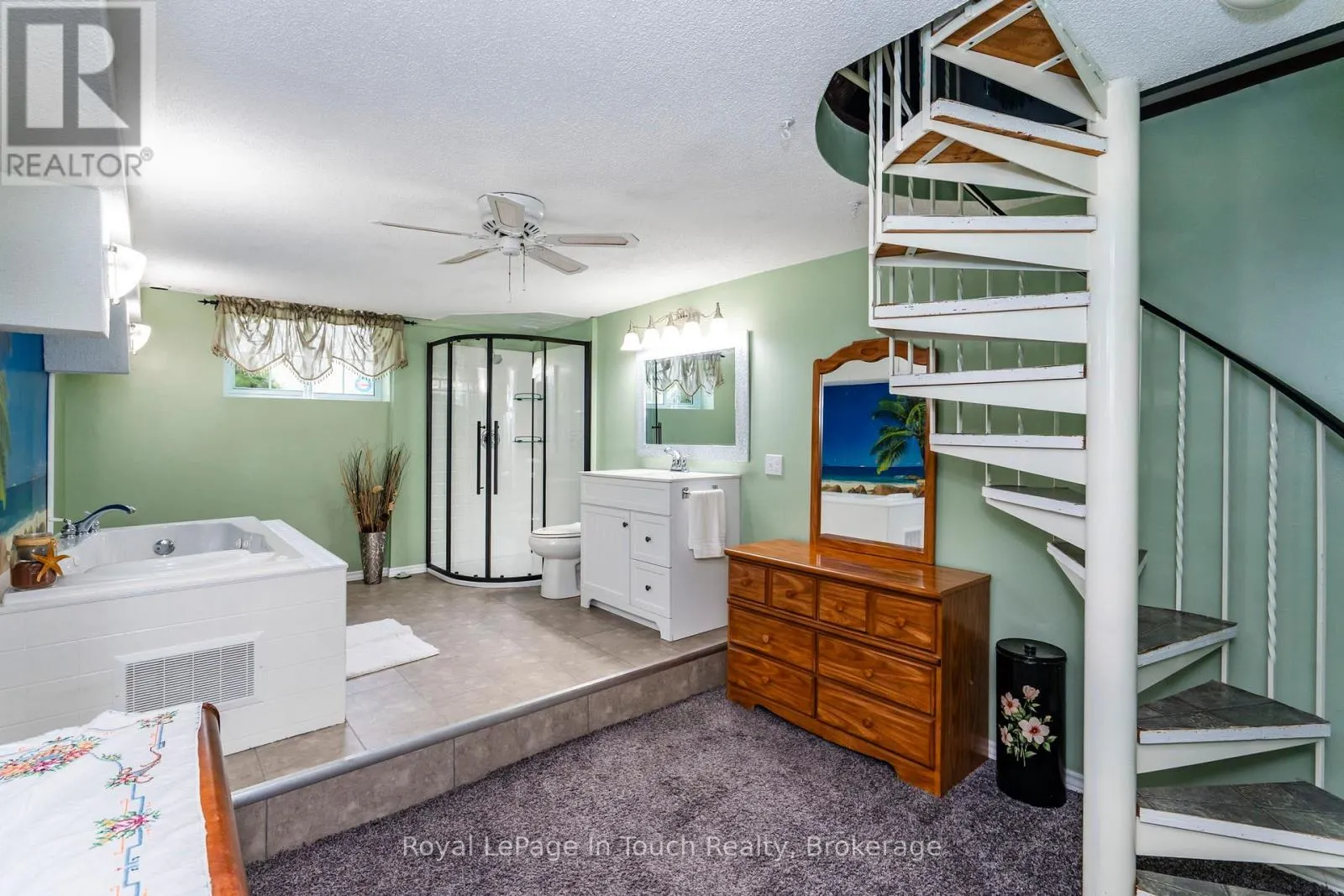 13 HALLEN DRIVE