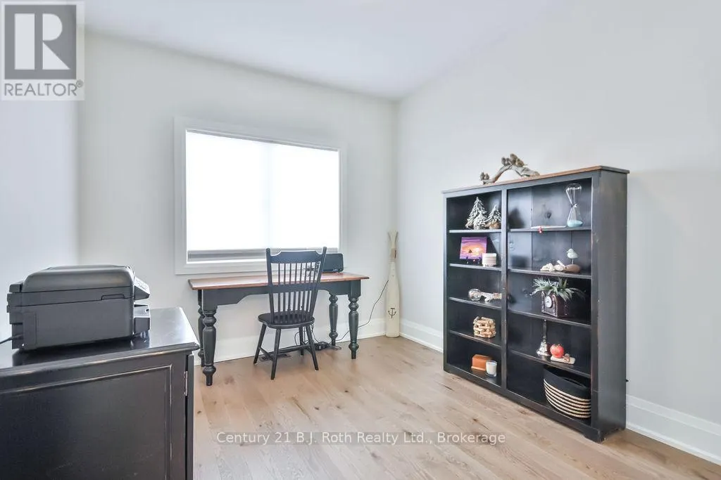 27 - 53 DOCK LANE E #27