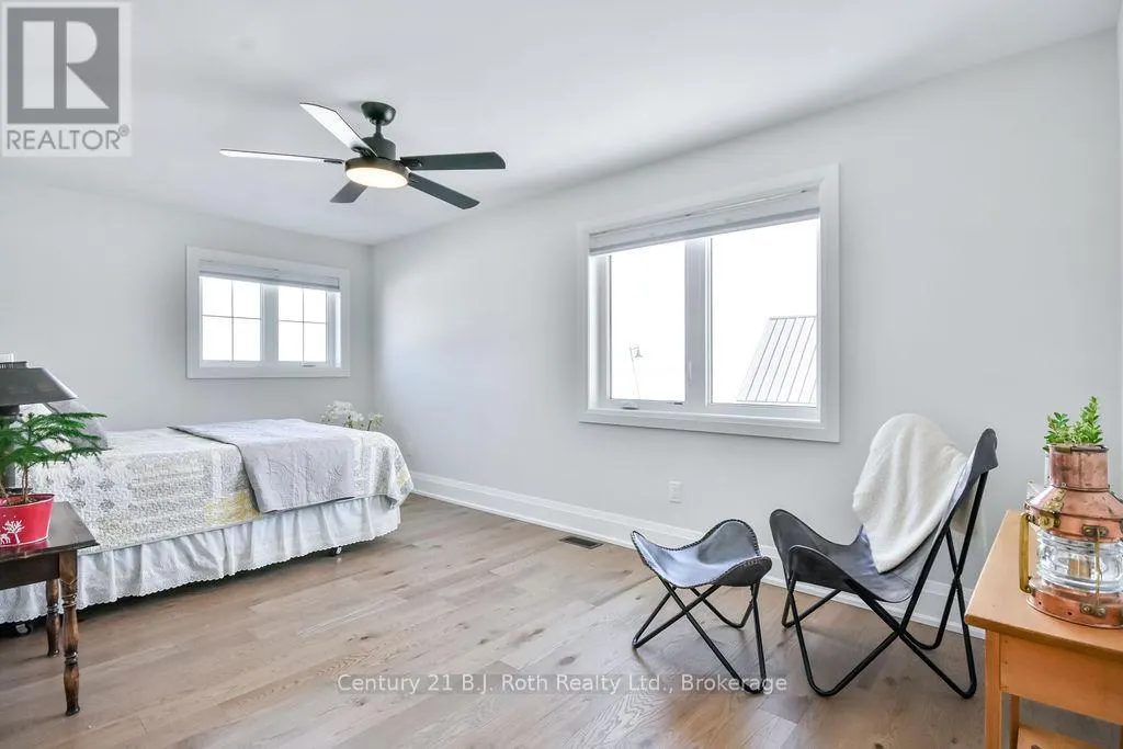 27 - 53 DOCK LANE E #27