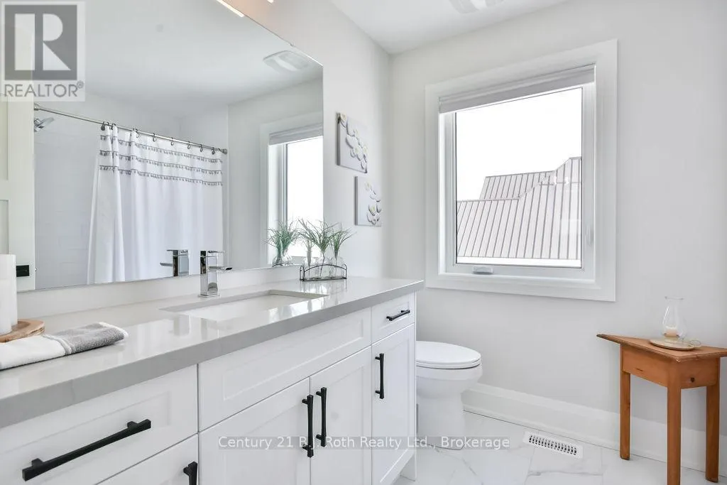 27 - 53 DOCK LANE E #27