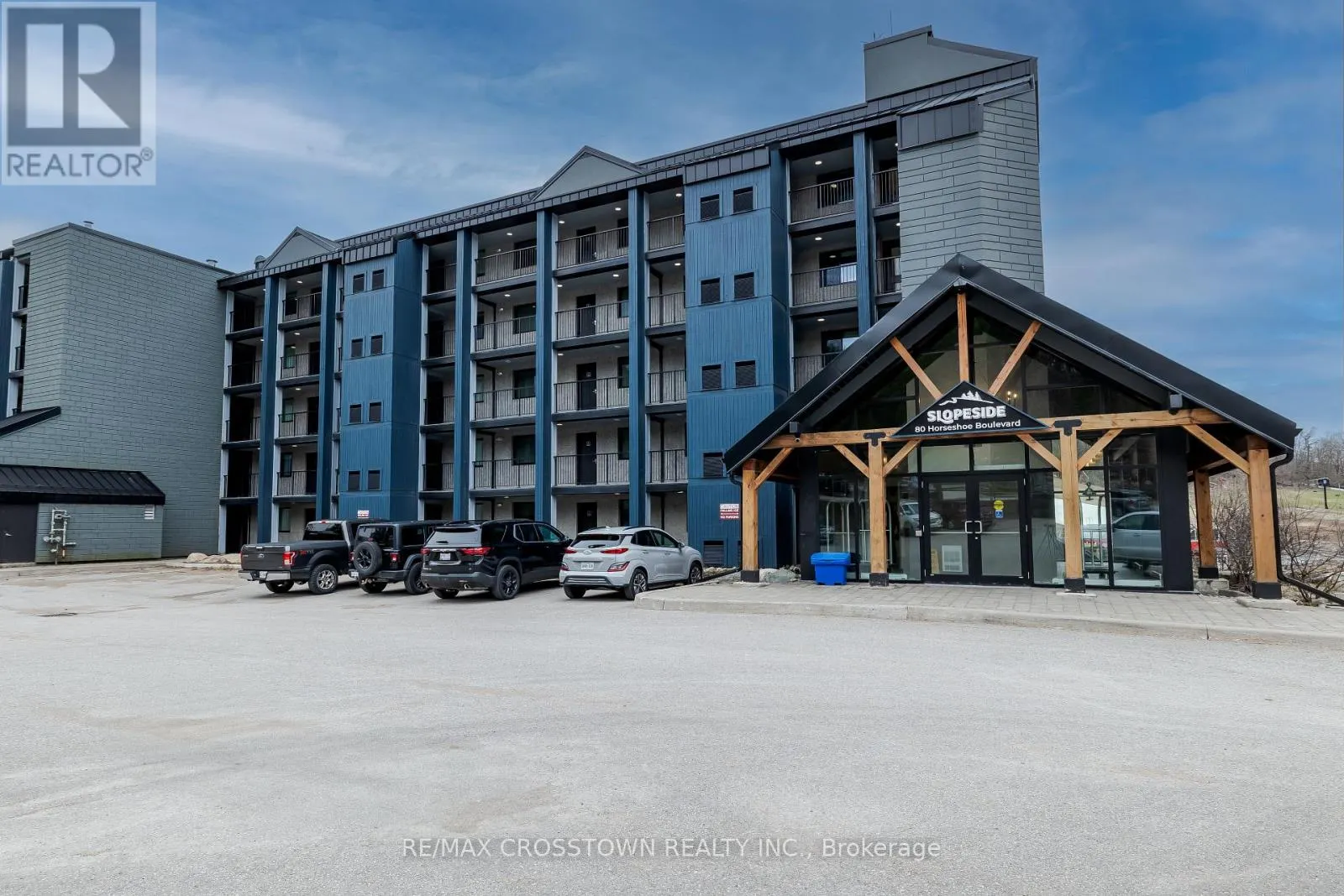 302 - 80 HORSESHOE BOULEVARD