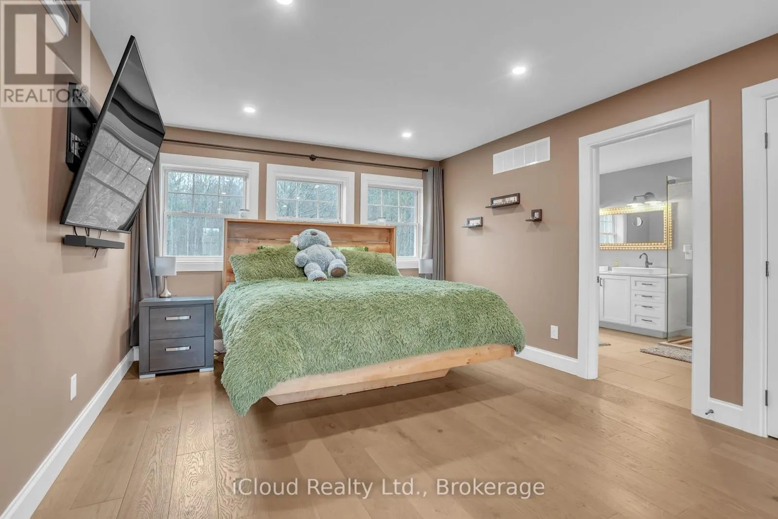 2091 DWYER ROAD