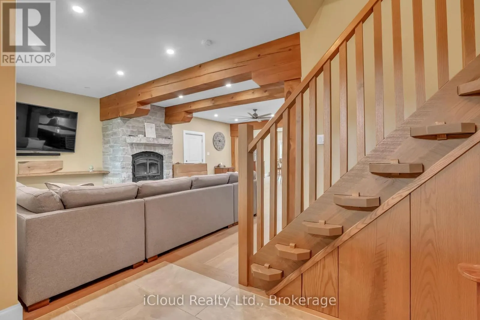 2091 DWYER ROAD