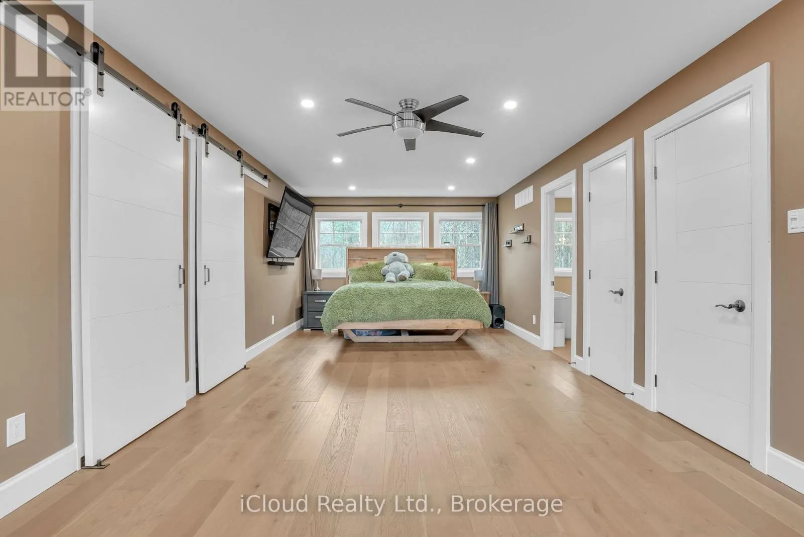 2091 DWYER ROAD