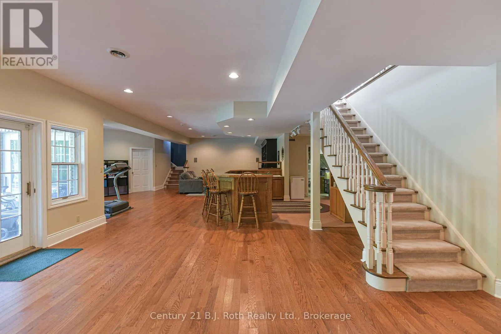 403 BAY STREET
