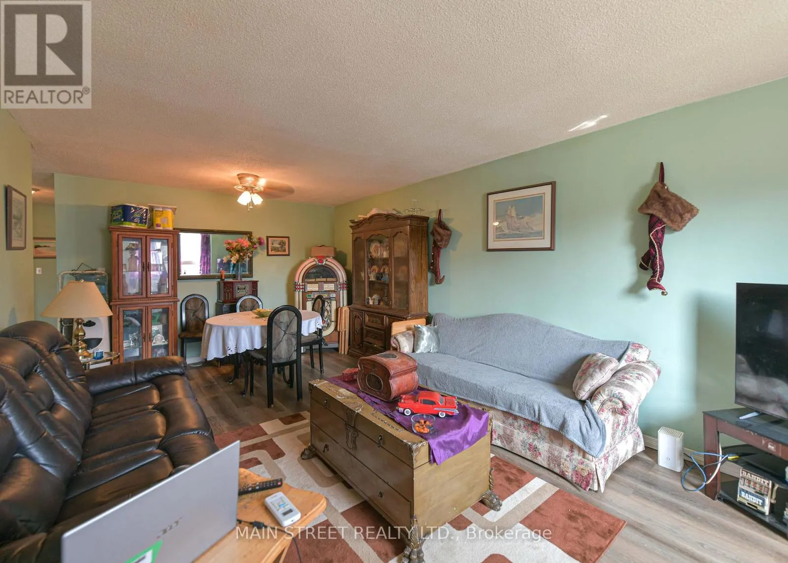 2 - 231 OXFORD STREET