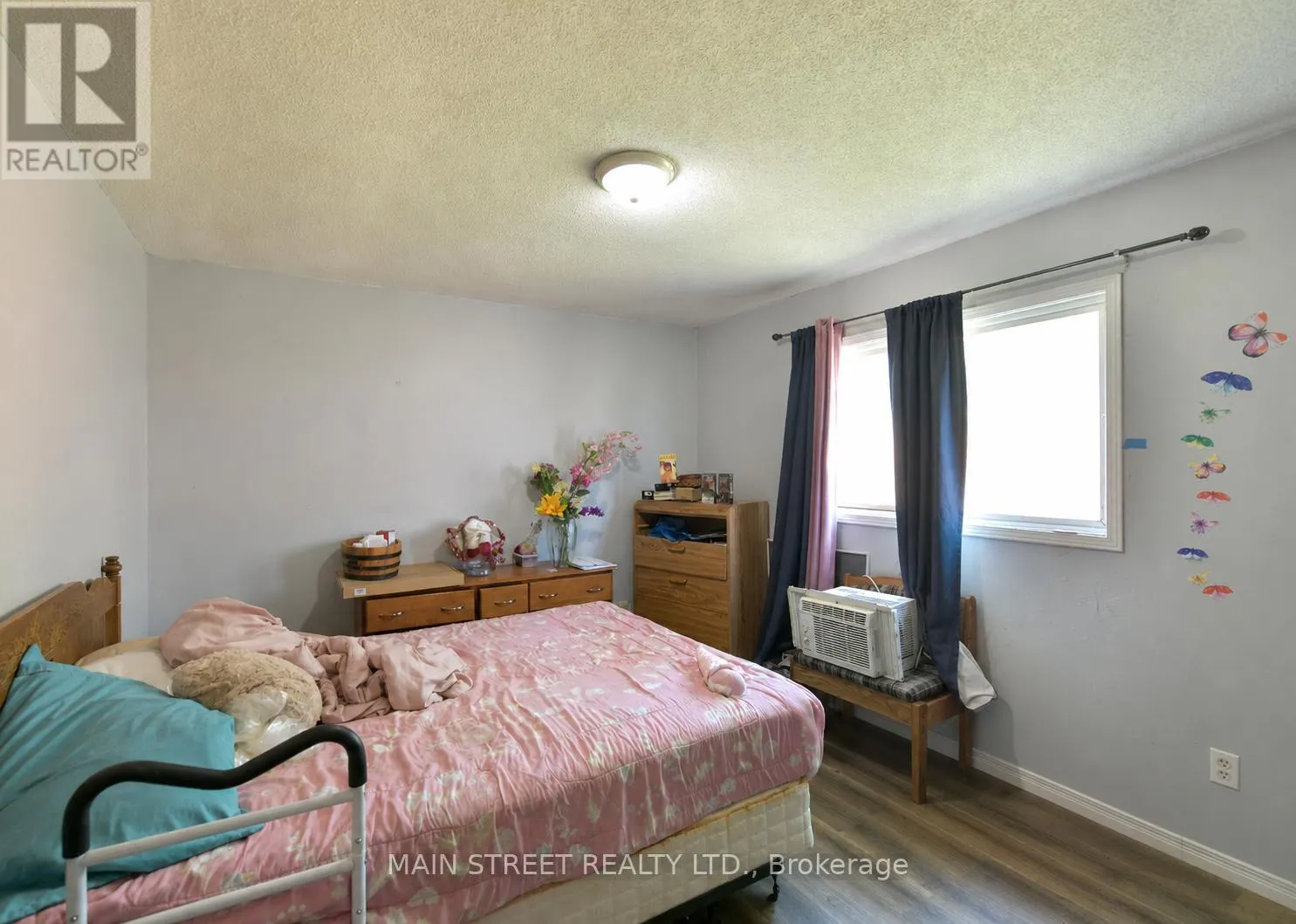 2 - 231 OXFORD STREET