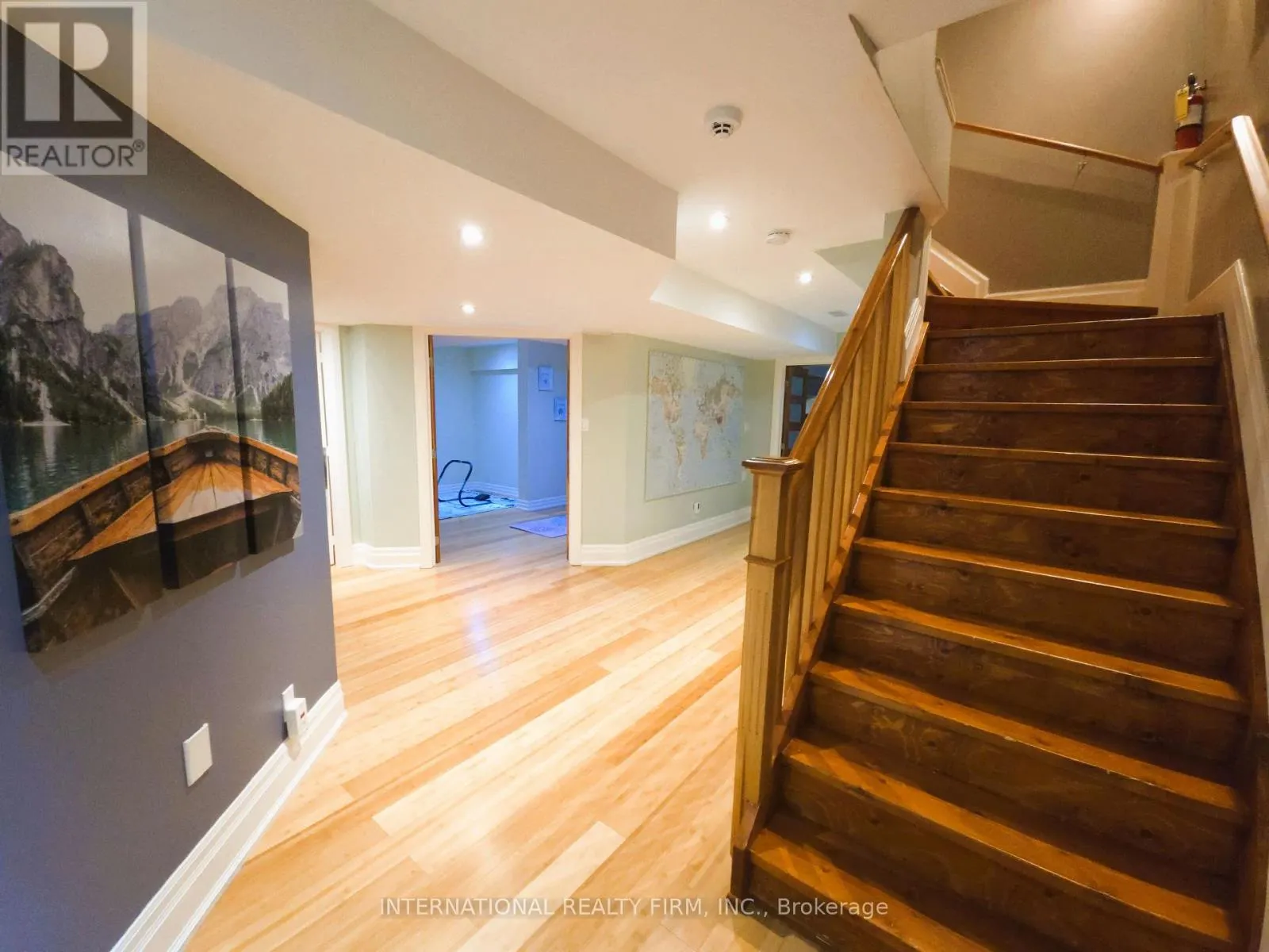 6 PINEHURST LANE