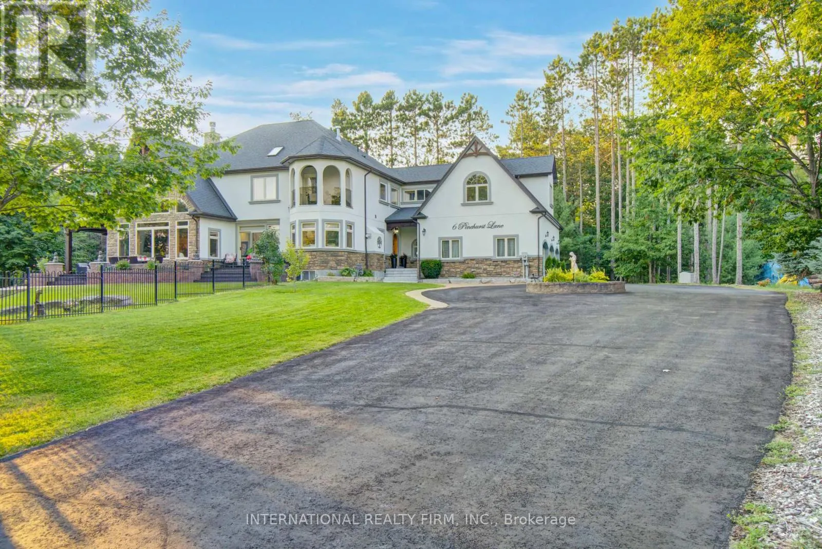 6 PINEHURST LANE