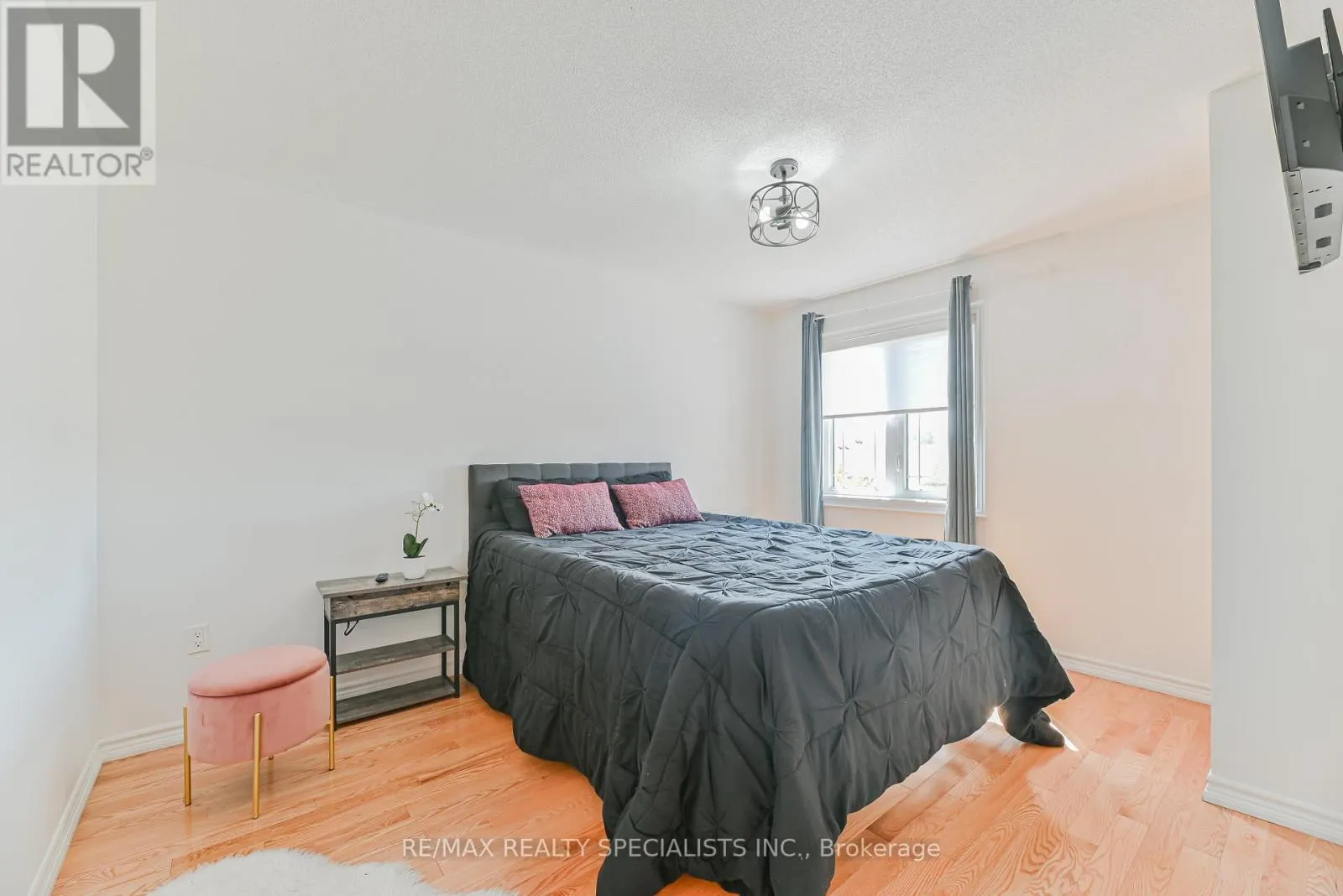 9 ACADEMY AVENUE