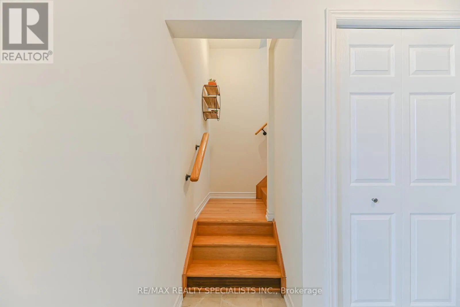 9 ACADEMY AVENUE