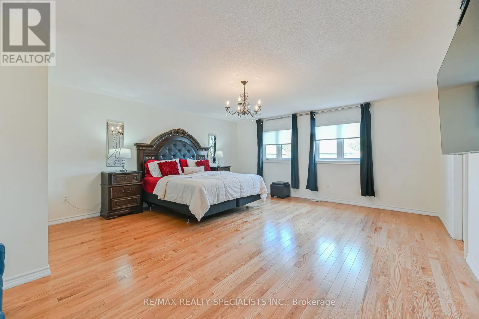 9 ACADEMY AVENUE