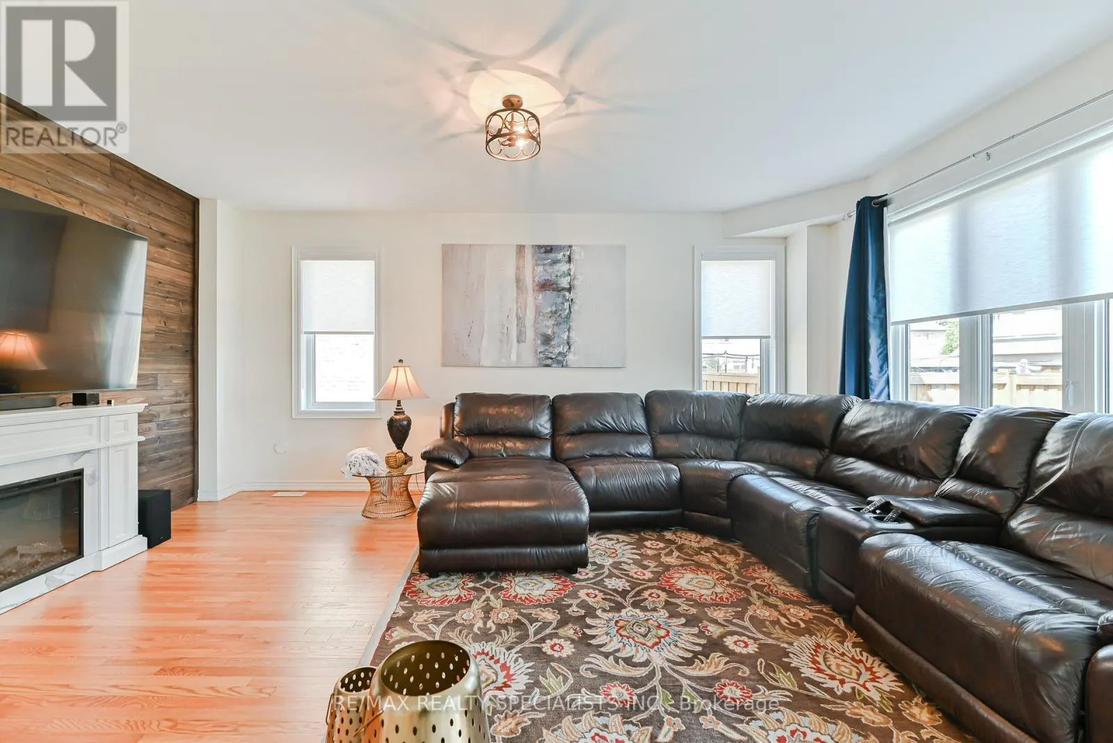 9 ACADEMY AVENUE