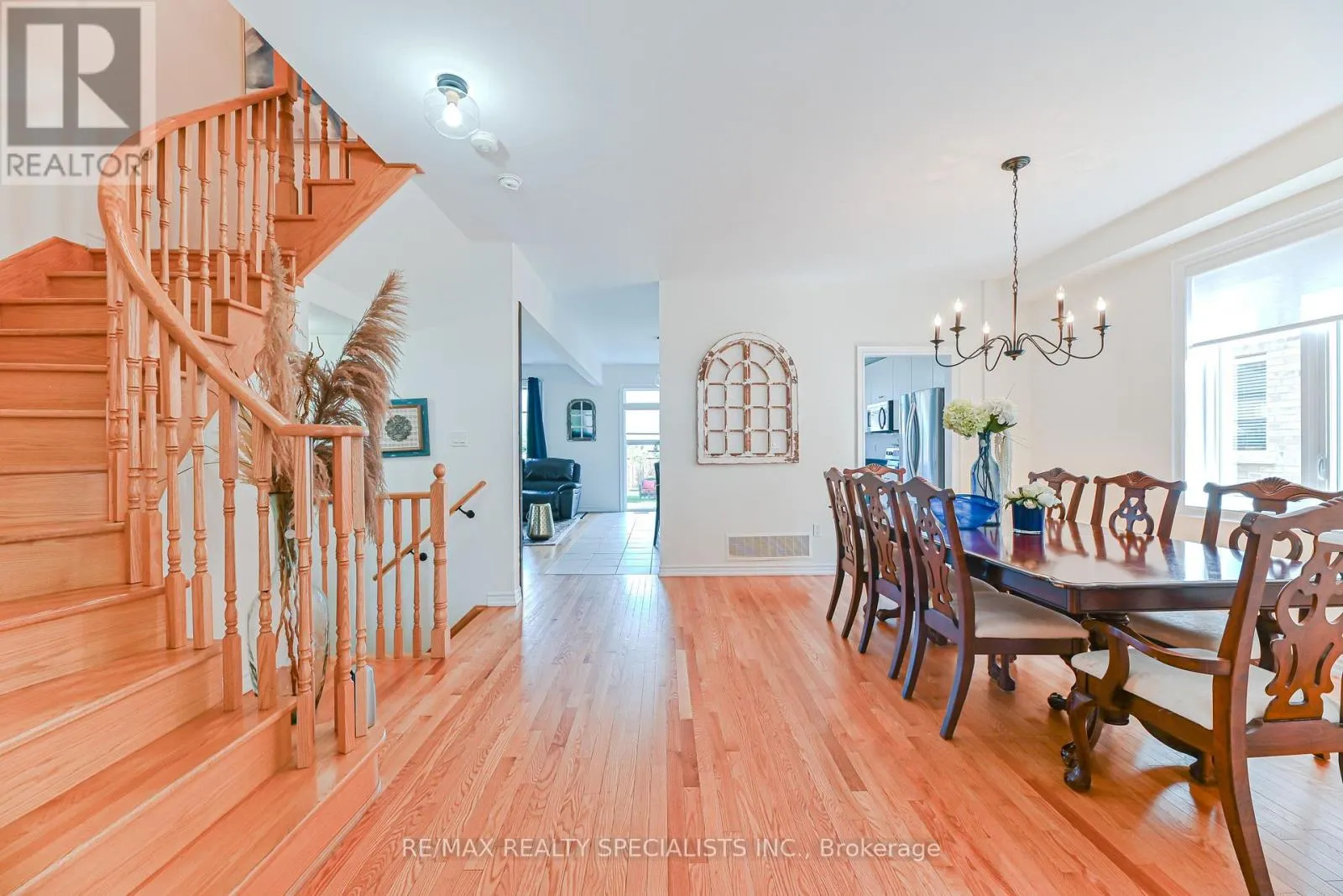 9 ACADEMY AVENUE