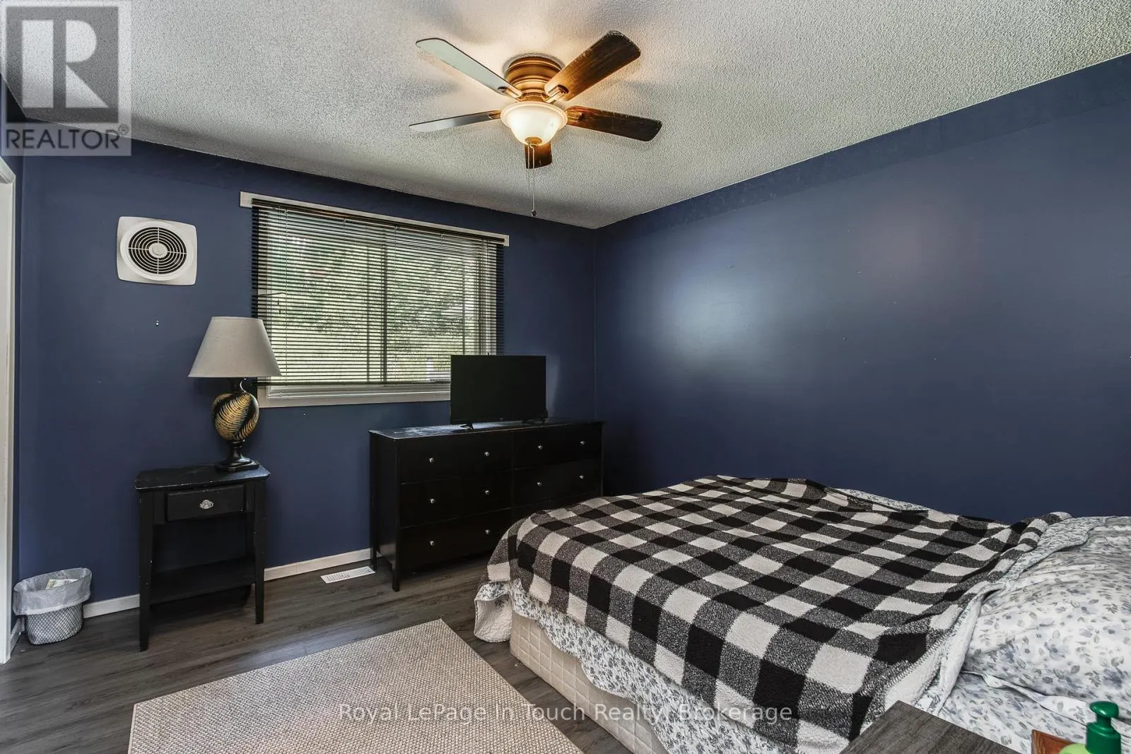 817 BIRCHWOOD DRIVE