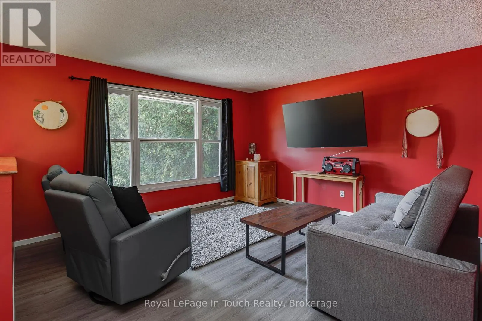 817 BIRCHWOOD DRIVE