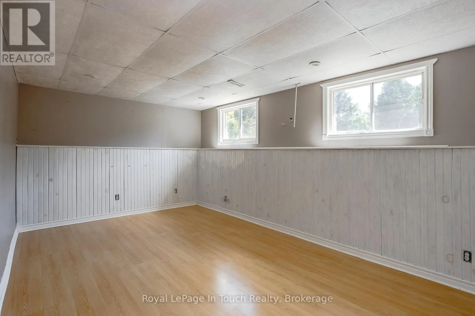 817 BIRCHWOOD DRIVE