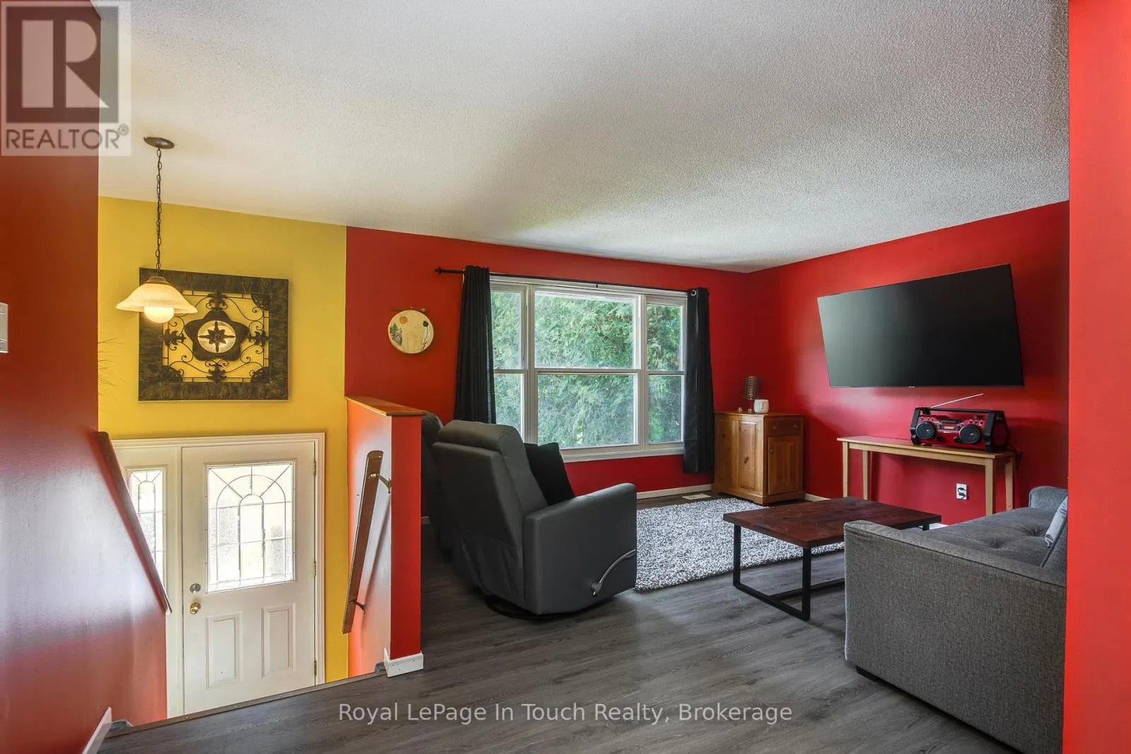 817 BIRCHWOOD DRIVE