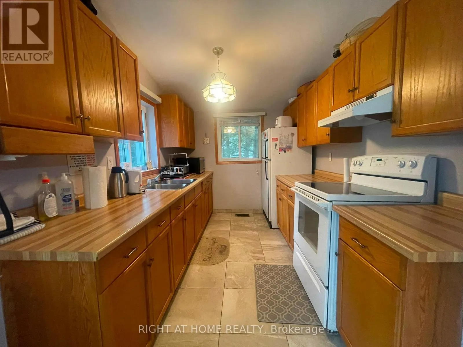 5470 PENETANGUISHENE ROAD