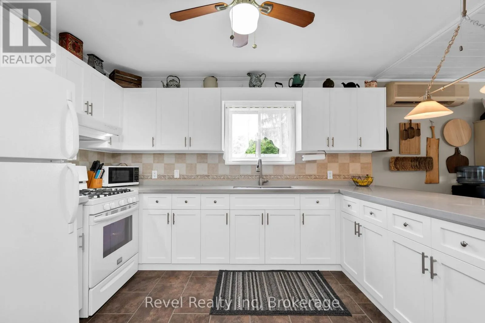 19 - 5411 ELLIOTT SIDE ROAD #19