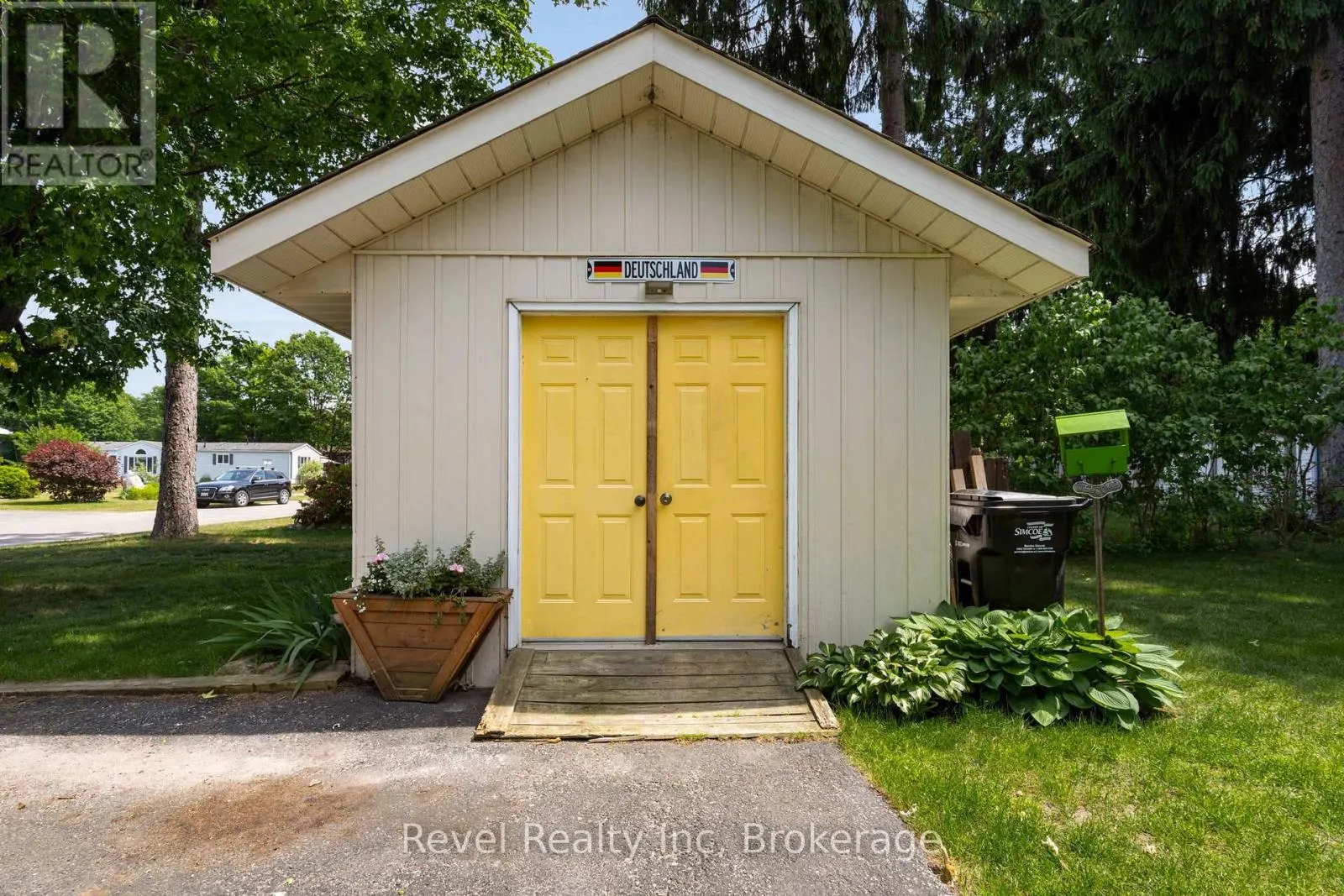 19 - 5411 ELLIOTT SIDE ROAD #19