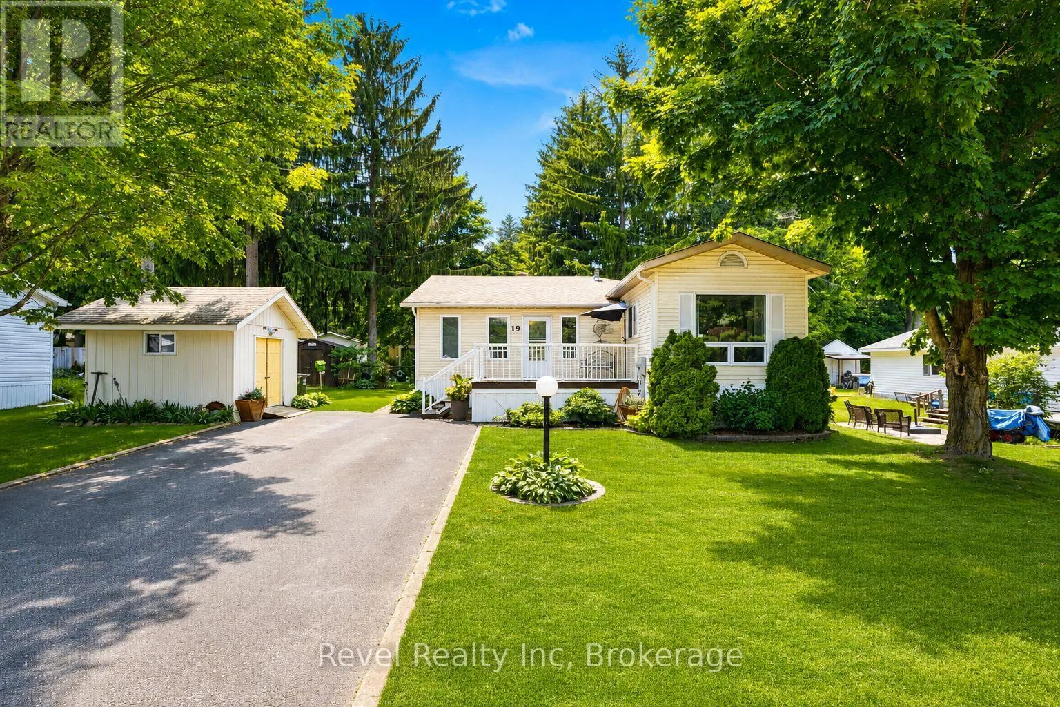 19 - 5411 ELLIOTT SIDE ROAD #19